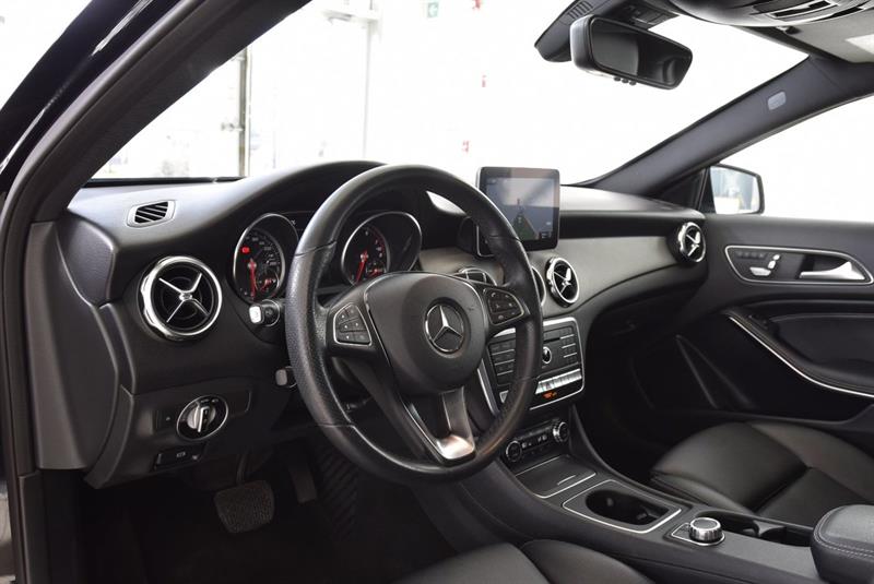mercedes-benz GLA 2019 - 10