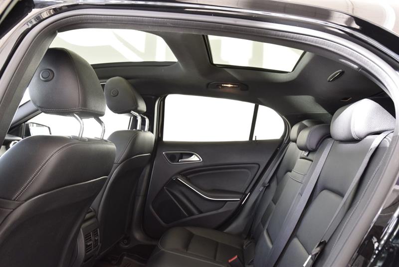 mercedes-benz GLA 2019 - 19