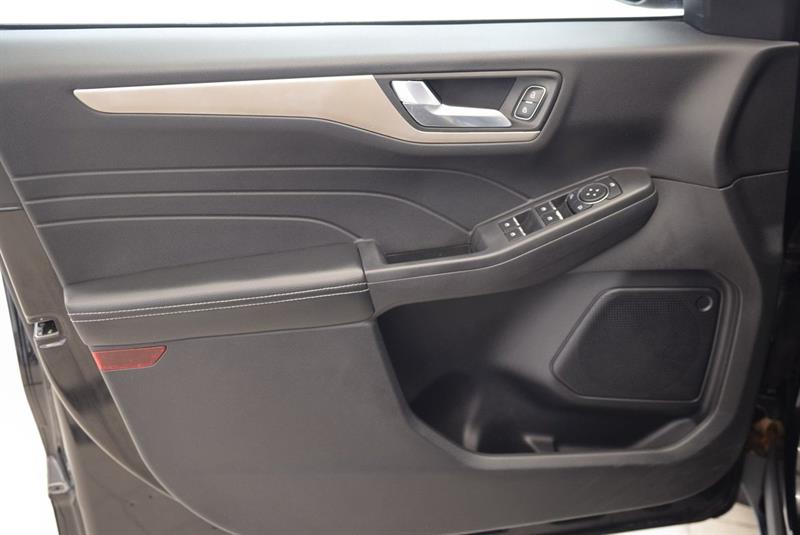 ford Escape 2022 - 17