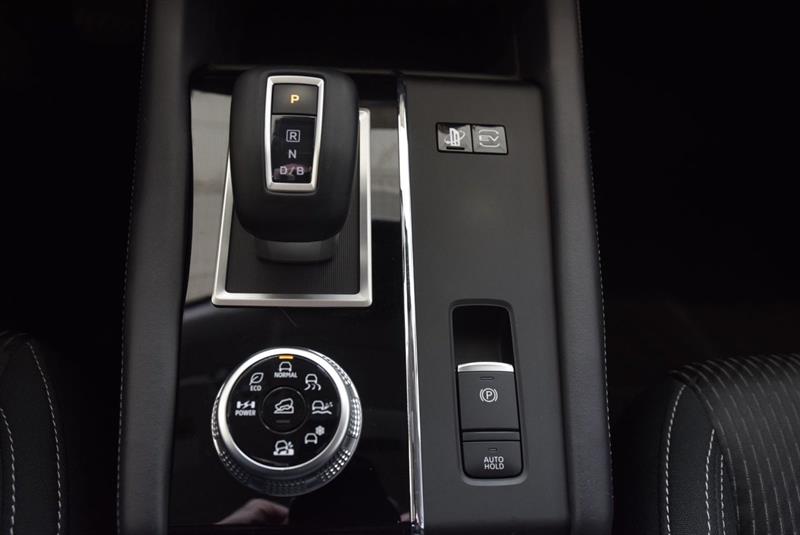 mitsubishi Outlander Plug-In Hybrid 2024 - 32