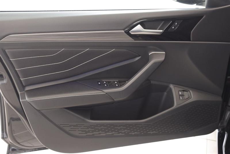 volkswagen Jetta 2022 - 18