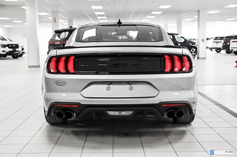 ford Mustang 2022 - 8