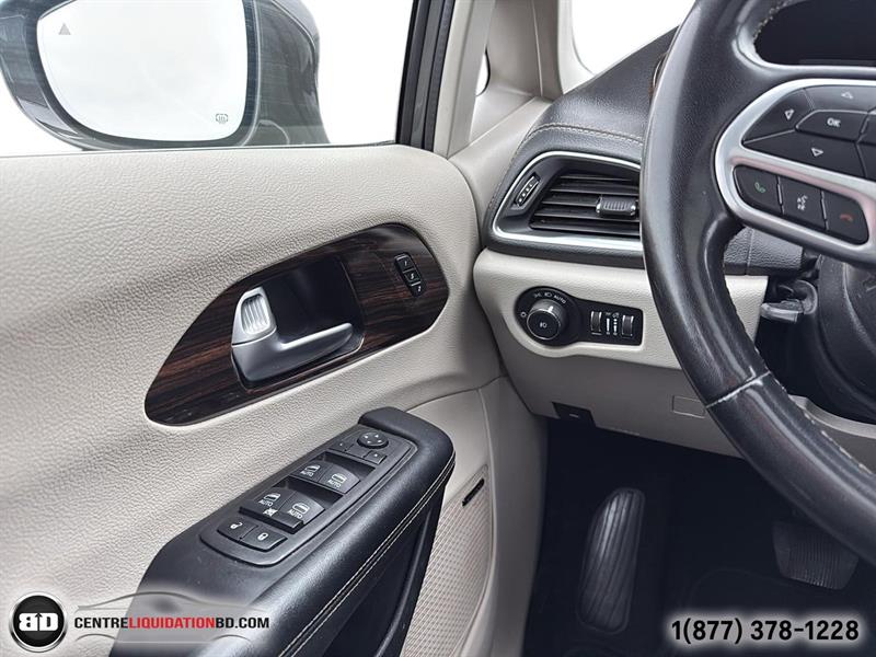 chrysler Pacifica Hybrid 2022 - 17