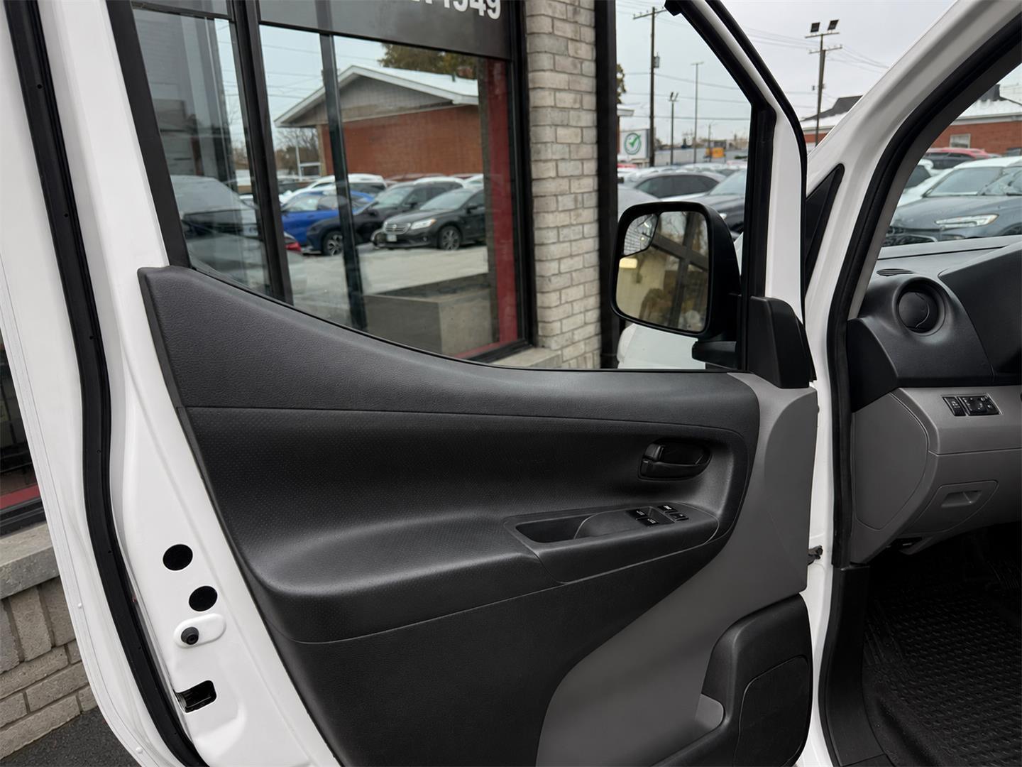 nissan NV200 2016 - 23