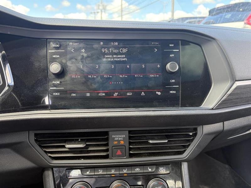 volkswagen Jetta 2023 - 10