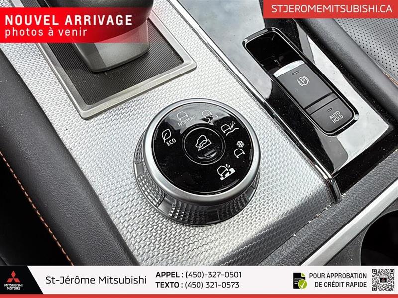 mitsubishi Outlander 2022 - 16