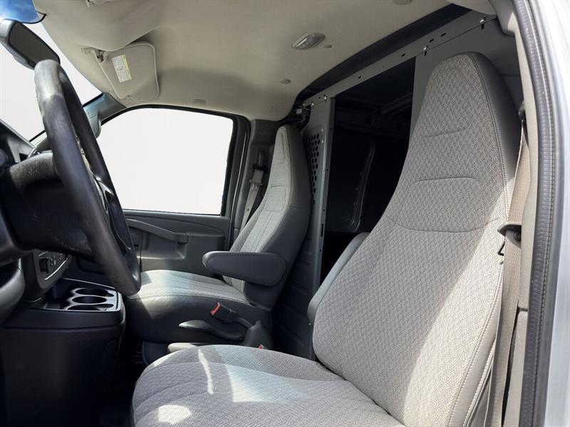 gmc Fourgonnette Savana utilitaire 2016 - 10