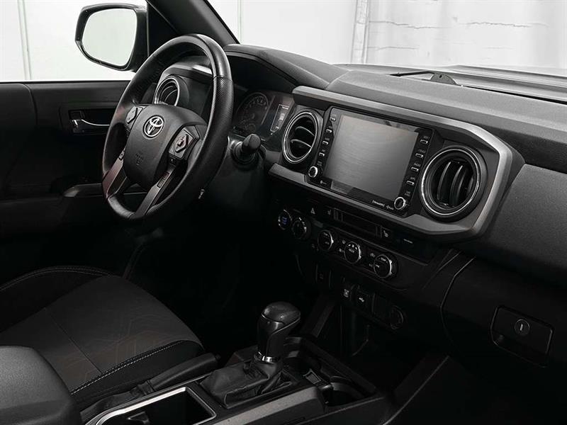 toyota Tacoma 2023 - 26