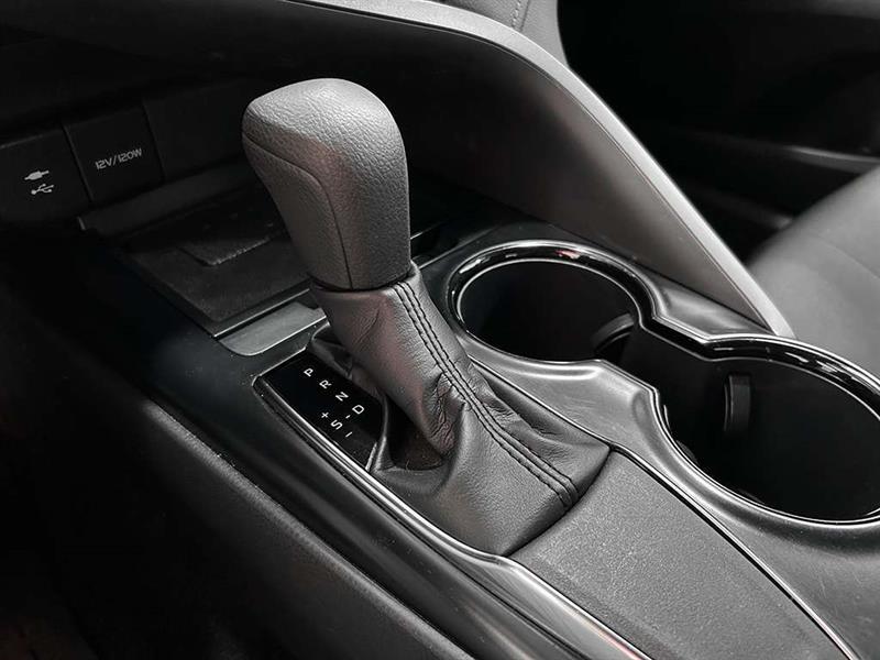 toyota Camry 2019 - 16