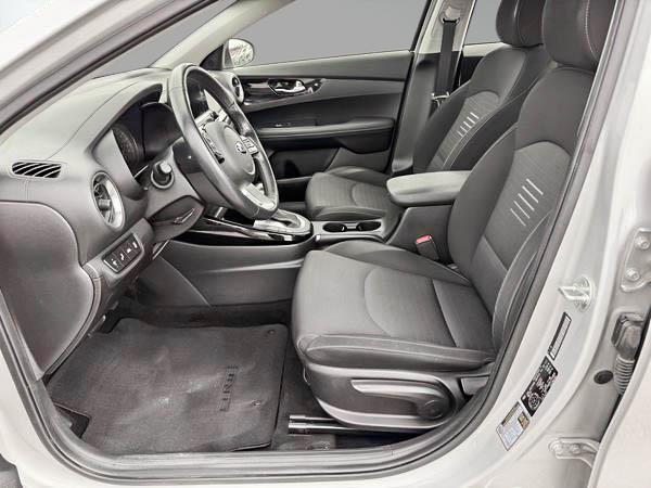 kia Forte 2020 - 12