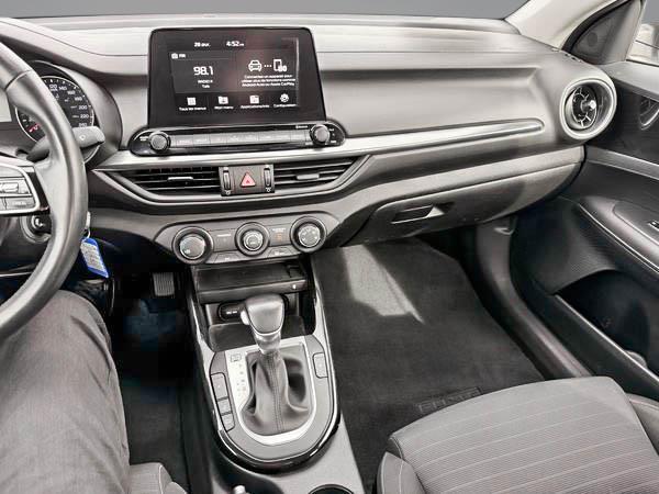kia Forte 2020 - 24