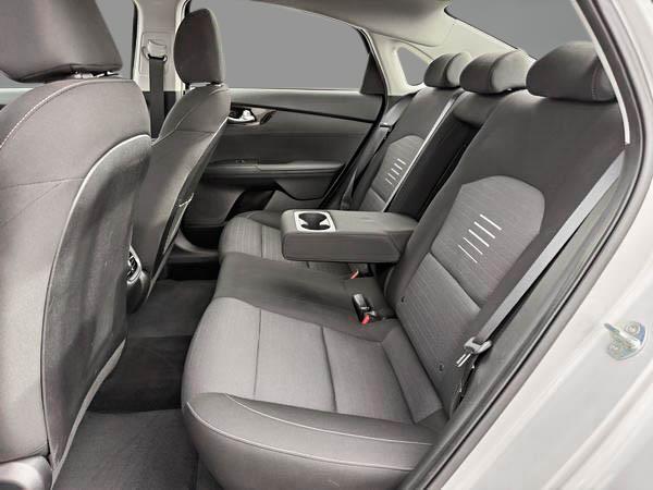 kia Forte 2020 - 26