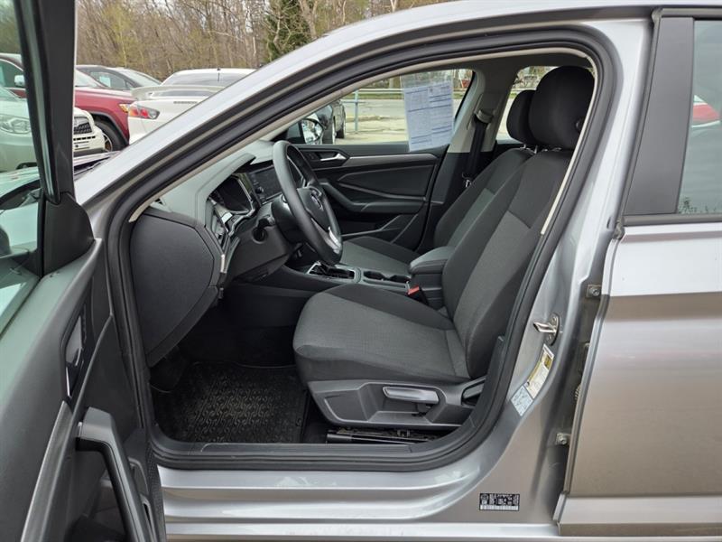 volkswagen Jetta 2019 - 12