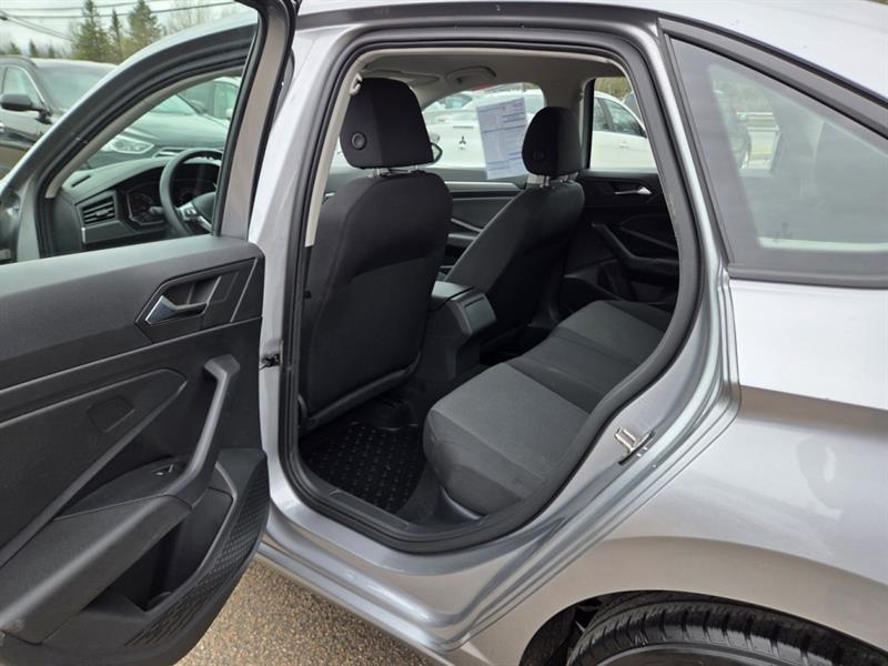 volkswagen Jetta 2019 - 13