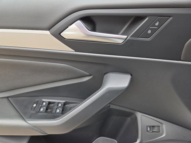 volkswagen Jetta 2019 - 24