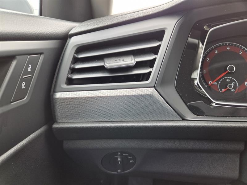 volkswagen Jetta 2019 - 31