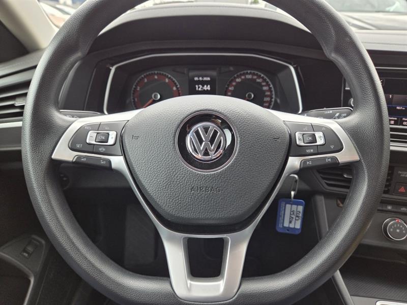 volkswagen Jetta 2019 - 32