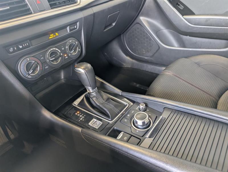 mazda Mazda3 Sport 2018 - 25