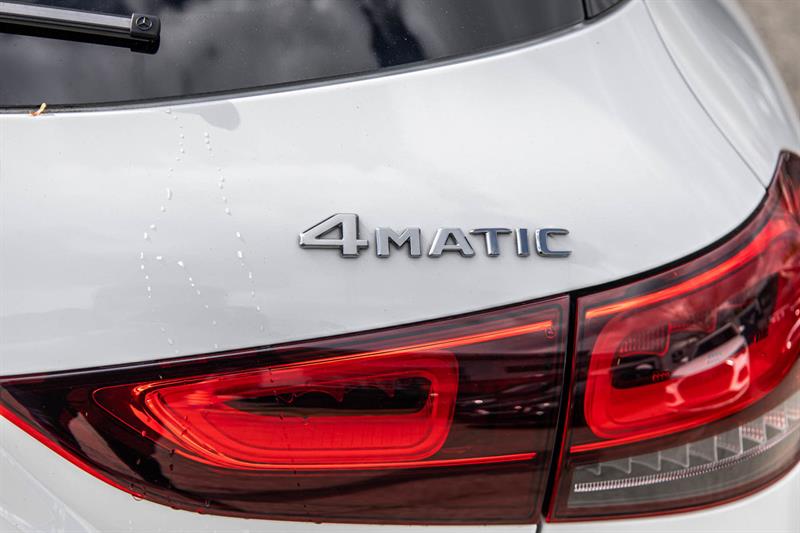 mercedes-benz GLA250 2023 - 9