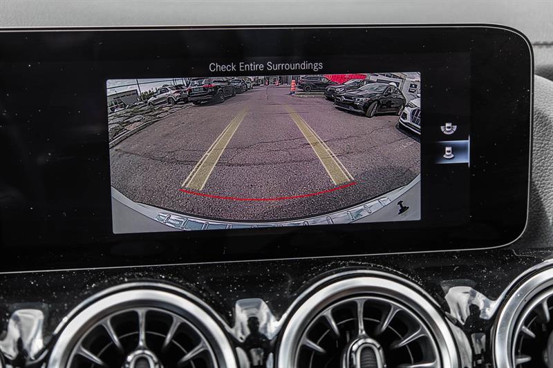mercedes-benz GLA250 2023 - 27