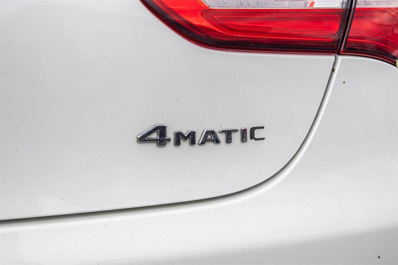 mercedes-benz GLC300 2019 - 14
