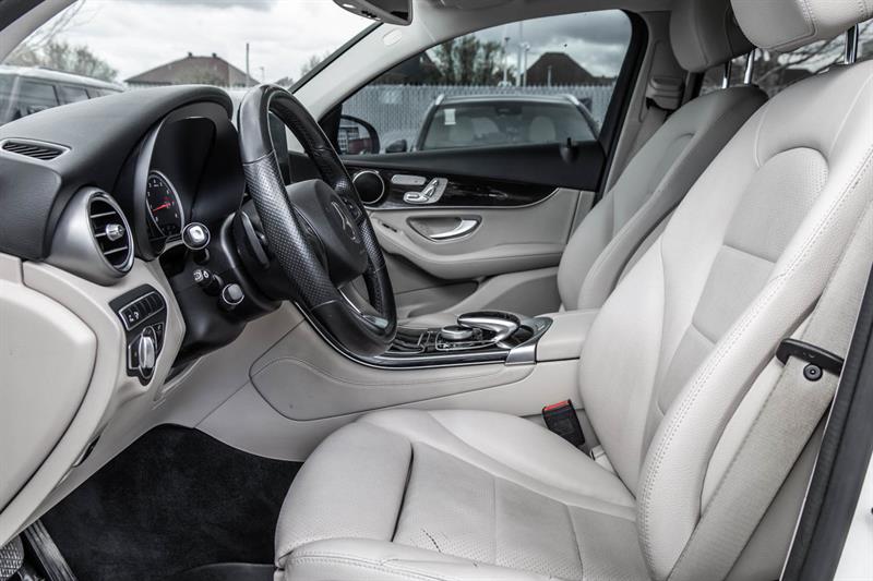 mercedes-benz GLC300 2019 - 19