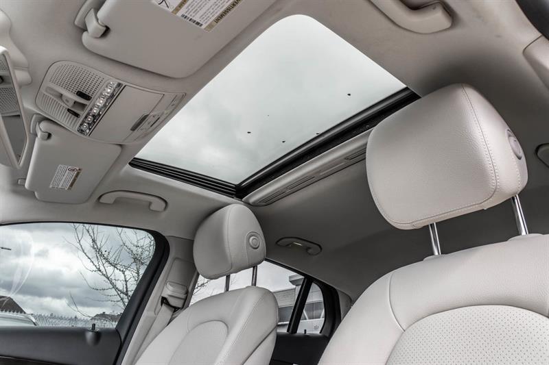 mercedes-benz GLC300 2019 - 33