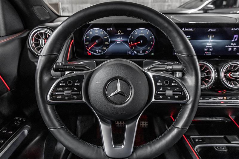 mercedes-benz GLB250 2022 - 25