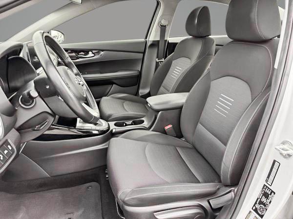 kia Forte 2020 - 13