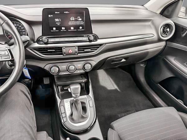 kia Forte 2020 - 24