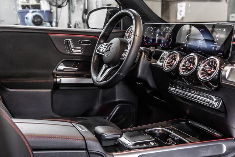 2022 Mercedes-Benz GLB - Image 42