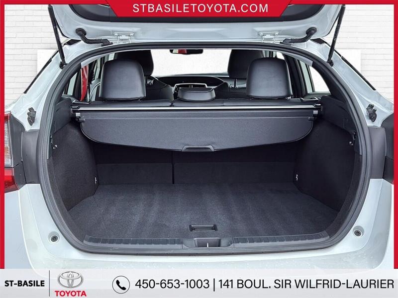 toyota Prius 2022 - 9