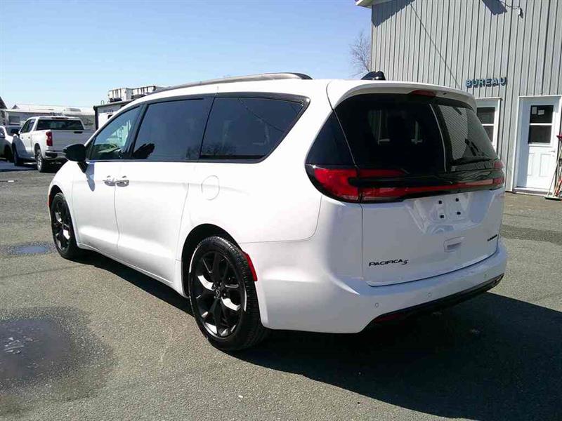 chrysler Pacifica 2025 - 3