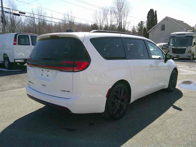chrysler Pacifica 2025 - 4