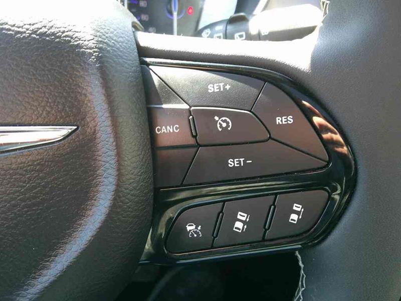 chrysler Pacifica 2025 - 15
