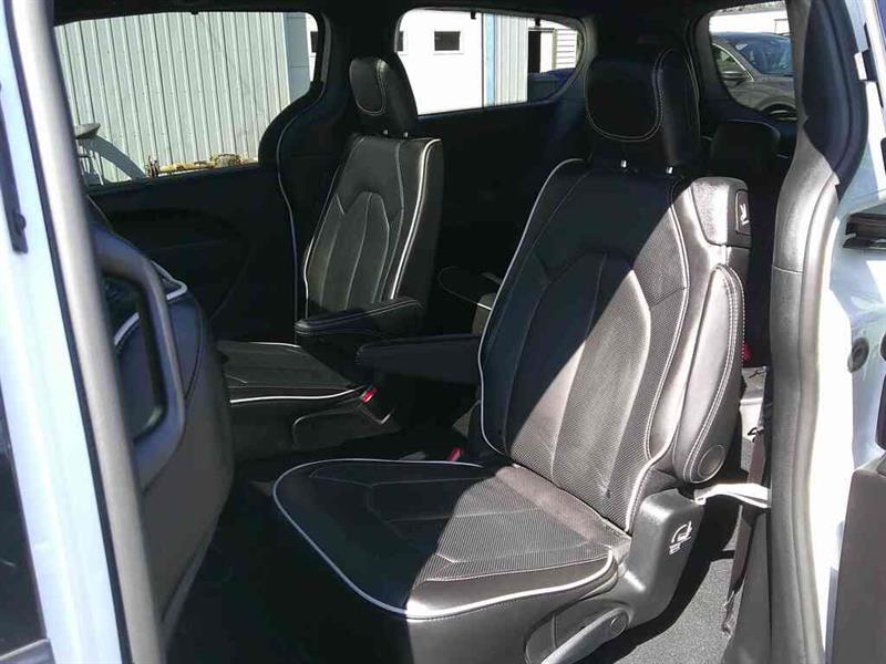 chrysler Pacifica 2025 - 31