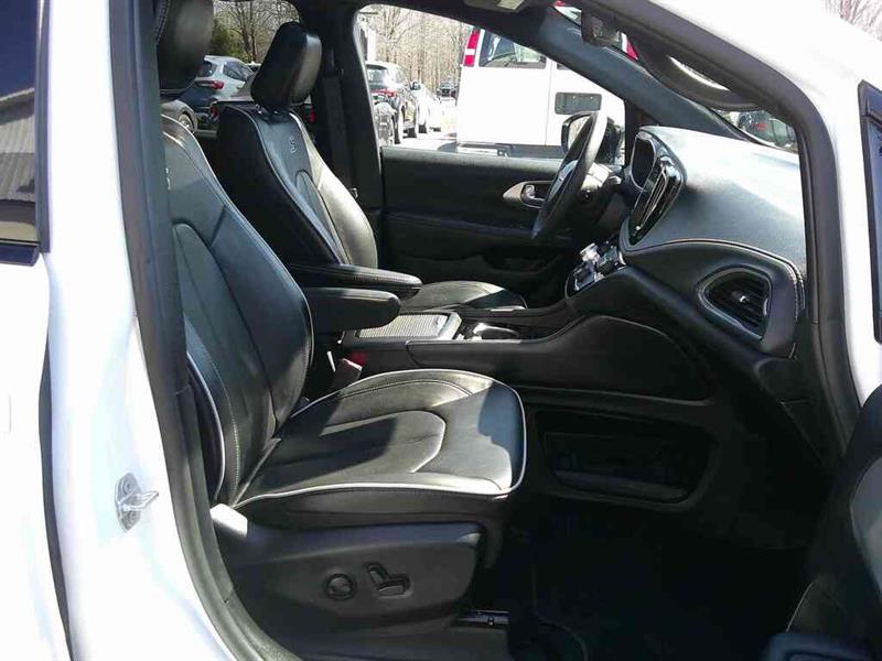 chrysler Pacifica 2025 - 39