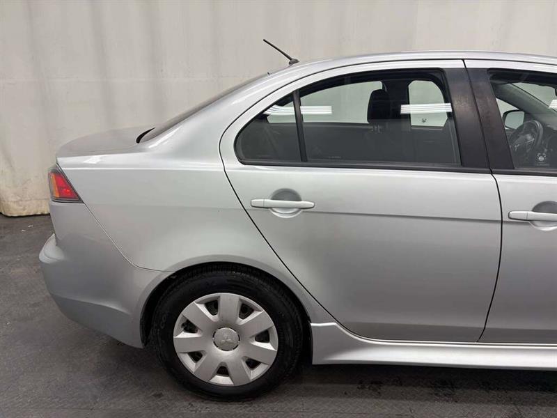 mitsubishi Lancer 2017 - 12