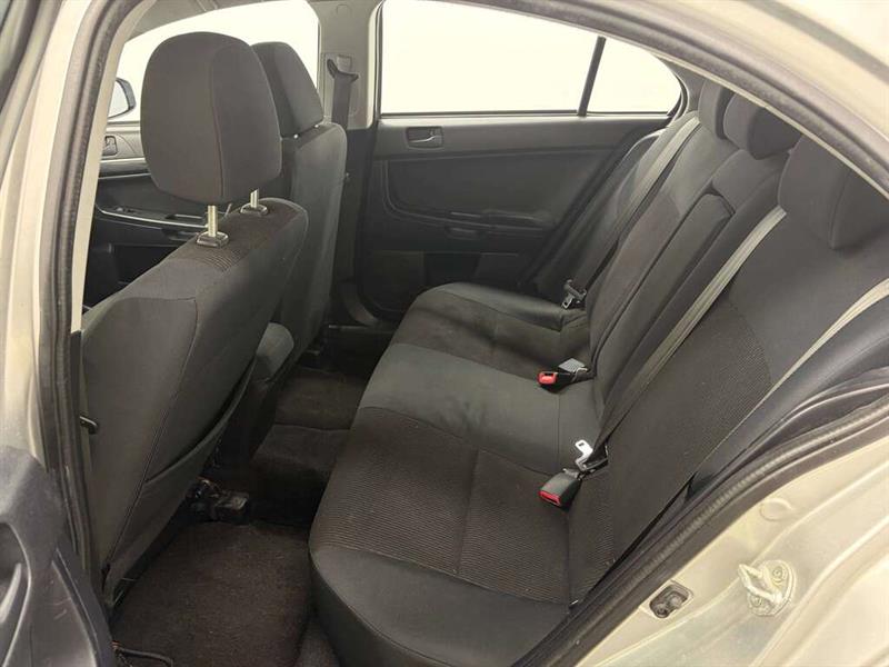 mitsubishi Lancer 2017 - 17