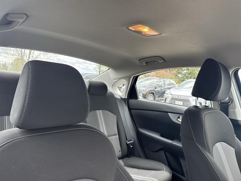 kia Forte 2023 - 11