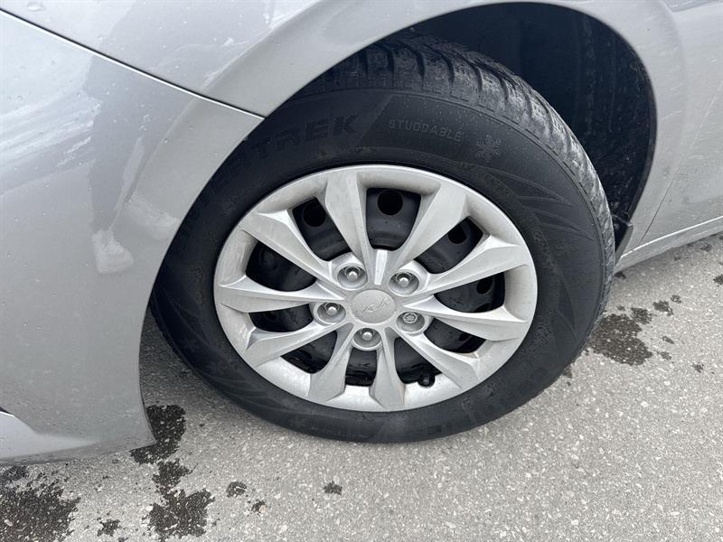 kia Forte 2023 - 12