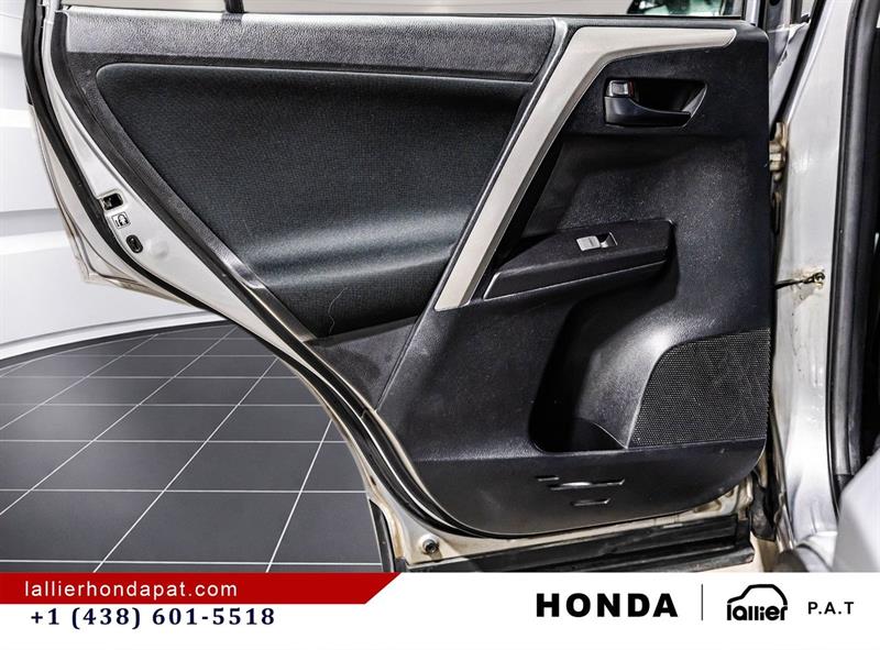 toyota RAV4 2018 - 12