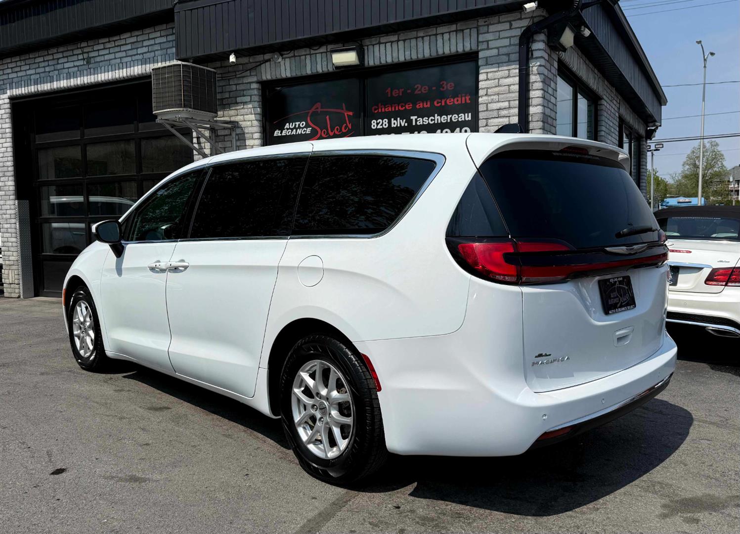 chrysler Pacifica 2023 - 12