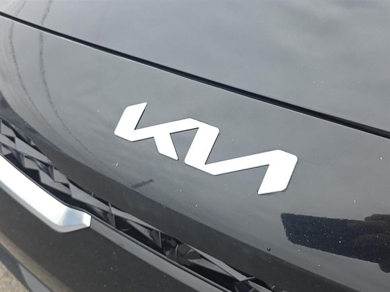kia Forte 2023 - 11