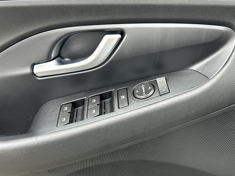 hyundai Elantra GT 2018 - 21