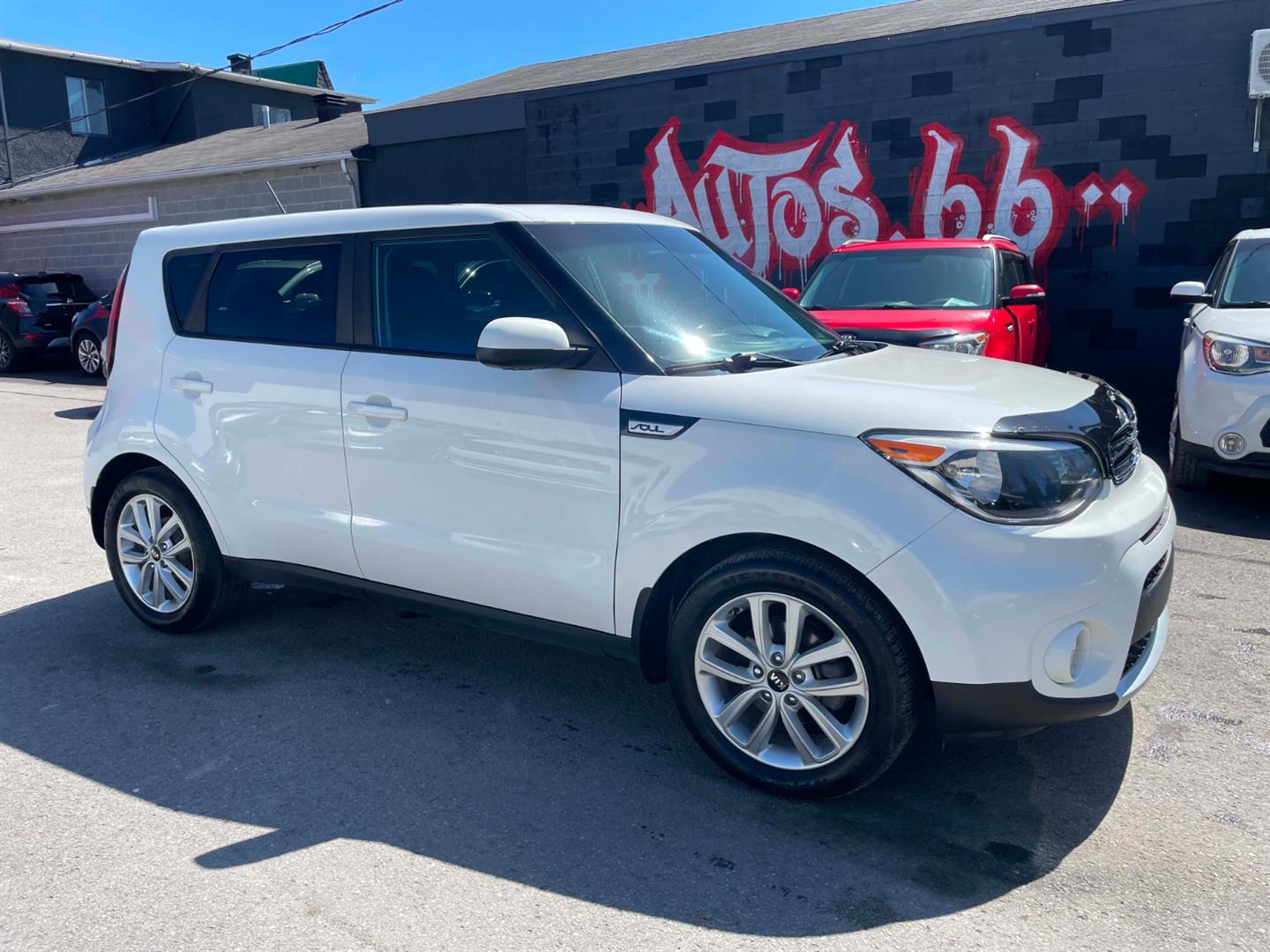 White 2017 Kia Soul Wagon Automatic