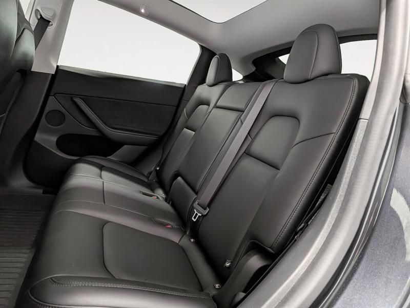 tesla Model Y 2024 - 12