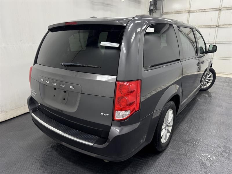 dodge Grand Caravan 2018 - 11