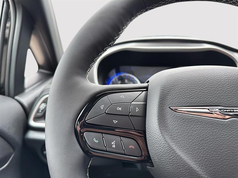 chrysler Pacifica 2026 - 25
