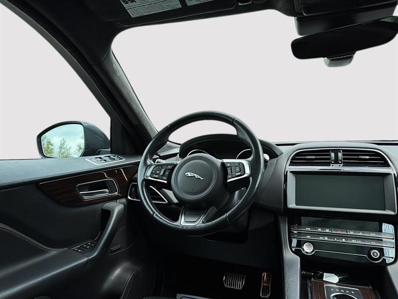 jaguar F-PACE 2019 - 19